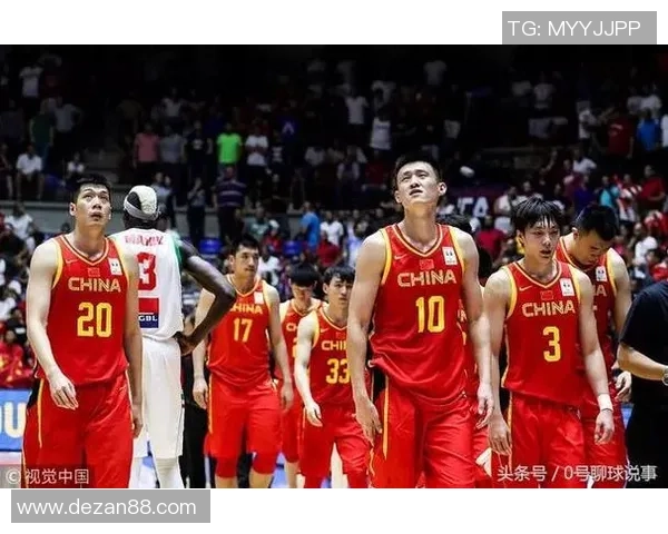 火箭队与雄鹿队激战正酣双方球员展现精彩表现引发球迷热议